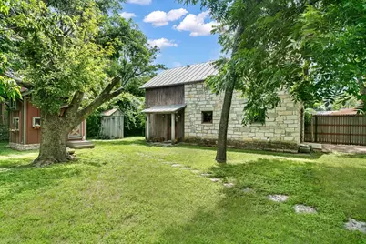 516 W San Antonio St, Fredericksburg, TX 78624 - Photo 35