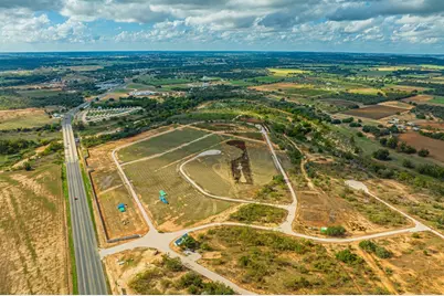 47 Baxter Blvd, Fredericksburg, TX 78624 - Photo 11