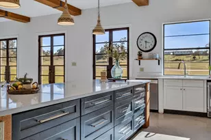 130 S Overlook Dr, Fredericksburg, TX 78624 - Photo 9