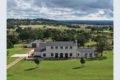 130 S Overlook Dr, Fredericksburg, TX 78624 - Photo 1