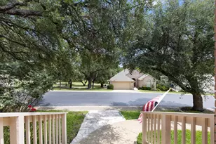 211 E Creekview Dr, Fredericksburg, TX 78624 - Photo 5