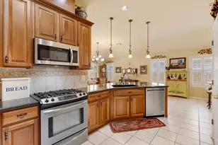 211 E Creekview Dr, Fredericksburg, TX 78624 - Photo 15