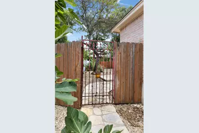 211 E Creekview Dr, Fredericksburg, TX 78624 - Photo 37