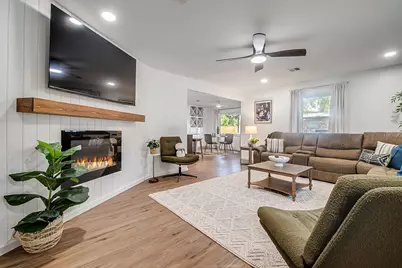 708 N Milam St, Fredericksburg, TX 78624 - Photo 3