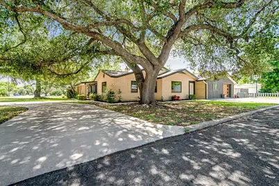 708 N Milam St, Fredericksburg, TX 78624 - Photo 29