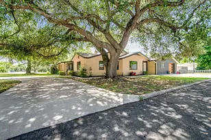 708 N Milam St, Fredericksburg, TX 78624 - Photo 29