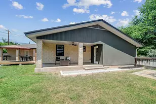 708 N Milam St, Fredericksburg, TX 78624 - Photo 35