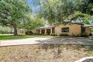 708 N Milam St, Fredericksburg, TX 78624 - Photo 1