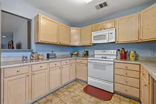 622 Dawn Ln, Fredericksburg, TX 78624 - Photo 7