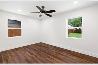 614 S Columbus, Fredericksburg, TX 78624 - Photo 15