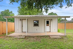 614 S Columbus, Fredericksburg, TX 78624 - Photo 25