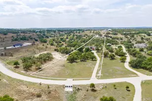 1783 Axis Cir, Fredericksburg, TX 78624 - Photo 5