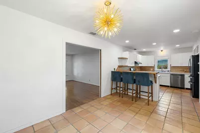 106 W Mulberry St, Fredericksburg, TX 78624 - Photo 13