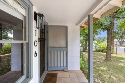 106 W Mulberry St, Fredericksburg, TX 78624 - Photo 5