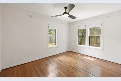 106 W Mulberry St, Fredericksburg, TX 78624 - Photo 25