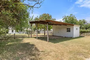 106 W Mulberry St, Fredericksburg, TX 78624 - Photo 33