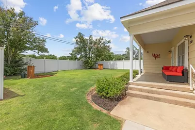 1203 N Milam St, Fredericksburg, TX 78624 - Photo 5