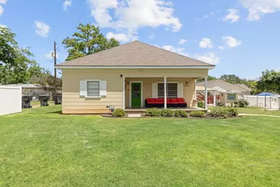 1203 N Milam St, Fredericksburg, TX 78624 - Photo 3