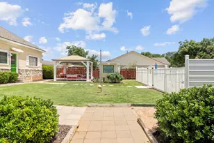 1203 N Milam St, Fredericksburg, TX 78624 - Photo 23
