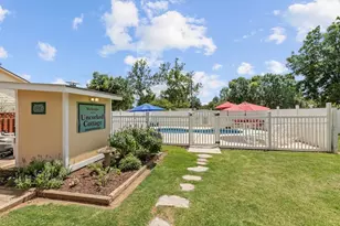 1203 N Milam St, Fredericksburg, TX 78624 - Photo 25