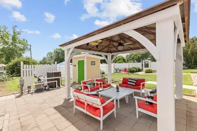 1203 N Milam St, Fredericksburg, TX 78624 - Photo 33