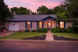 602 W Hackberry St, Fredericksburg, TX 78624 - Photo 39