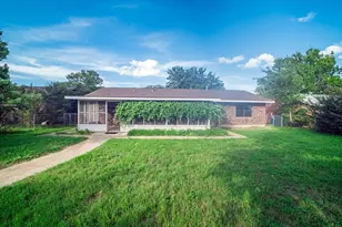 203 Broadmoor St, Fredericksburg, TX 78624 - Photo 35