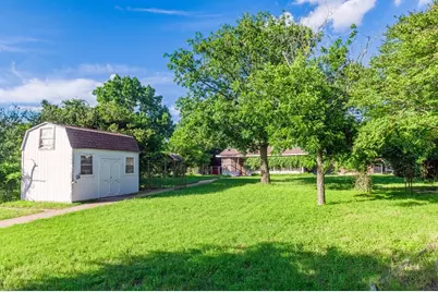 203 Broadmoor St, Fredericksburg, TX 78624 - Photo 25