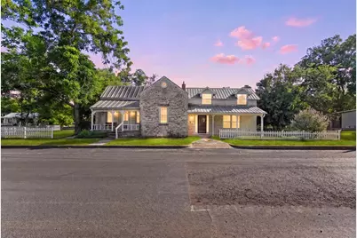 501 W Creek St, Fredericksburg, TX 78624 - Photo 1