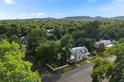 501 W Creek St, Fredericksburg, TX 78624 - Photo 11