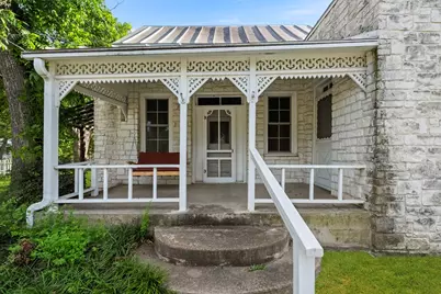 501 W Creek St, Fredericksburg, TX 78624 - Photo 5