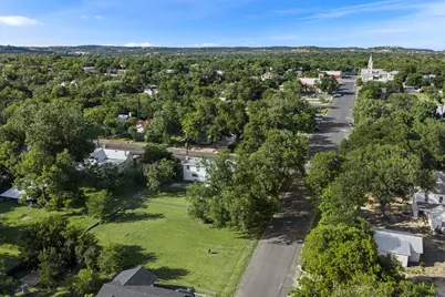501 W Creek St, Fredericksburg, TX 78624 - Photo 57