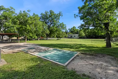 501 W Creek St, Fredericksburg, TX 78624 - Photo 73