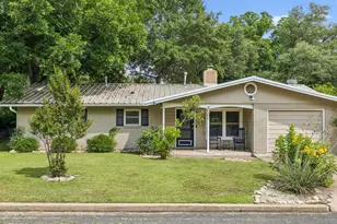 703 N Edison St, Fredericksburg, TX 78624 - Photo 5