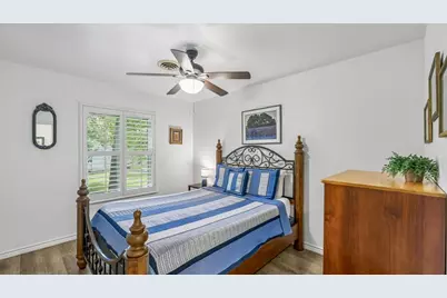 703 N Edison St, Fredericksburg, TX 78624 - Photo 35