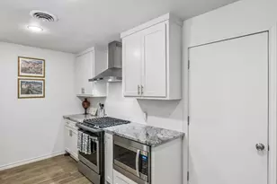 703 N Edison St, Fredericksburg, TX 78624 - Photo 27