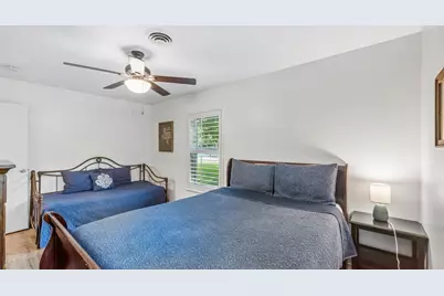 703 N Edison St, Fredericksburg, TX 78624 - Photo 43