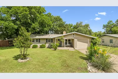 703 N Edison St, Fredericksburg, TX 78624 - Photo 7