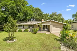 703 N Edison St, Fredericksburg, TX 78624 - Photo 7