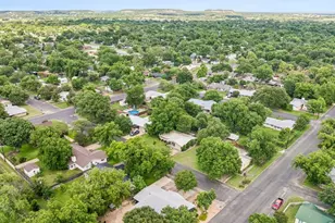 703 N Edison St, Fredericksburg, TX 78624 - Photo 57