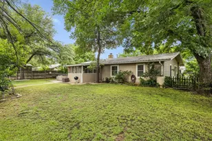 703 N Edison St, Fredericksburg, TX 78624 - Photo 51