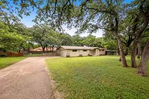 122 Ridgewood Dr, Fredericksburg, TX 78624 - Photo 5