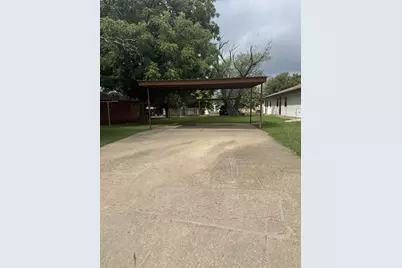 1407 N Crockett St, Fredericksburg, TX 78624 - Photo 9