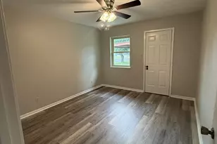 1407 N Crockett St, Fredericksburg, TX 78624 - Photo 7