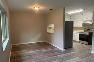 1407 N Crockett St, Fredericksburg, TX 78624 - Photo 3