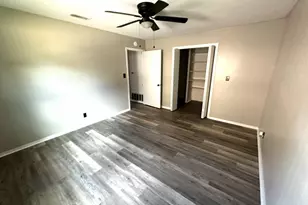 1402 N Adams St, Fredericksburg, TX 78624 - Photo 11
