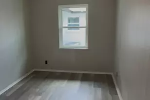 1402 N Adams St, Fredericksburg, TX 78624 - Photo 11