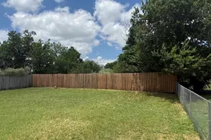 200 Sarah Cir, Llano, TX 78643 - Photo 5