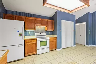1310 N Warbler Dr, Kerrville, TX 78028 - Photo 7