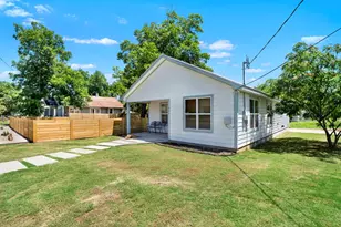 901 Bell St, Fredericksburg, TX 78624 - Photo 11